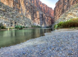 Z jakiego kraju pochodzi imię Elena?