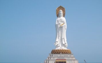 Jak zdjąć cokół w kuchni?