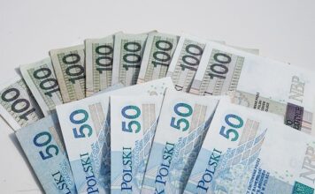 Jakie są zarobki w Carrefour?