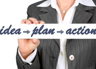 Ile zarabia dyrektor sklepu?