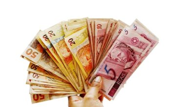 Ile płacą w Żabce za godzinę?