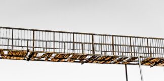 Czy po odłączeniu akumulatora kasują się błędy?