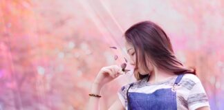 Dlaczego mam odwrócony obraz w kamerze cofania?