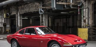 Ile pali Opel Vivaro 1.9 Diesel?